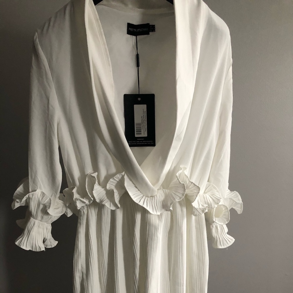 White Peplum pleated low dip dress S
